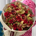 Букет из роз и орхидей "Броский"