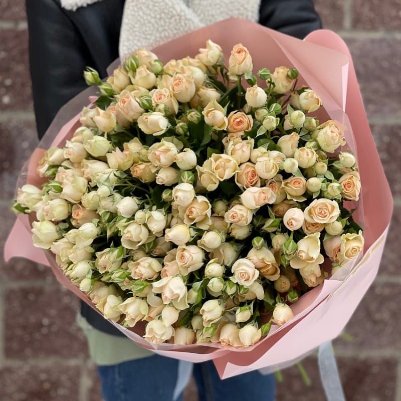 Букет из кустовых роз "Лучи солнца"