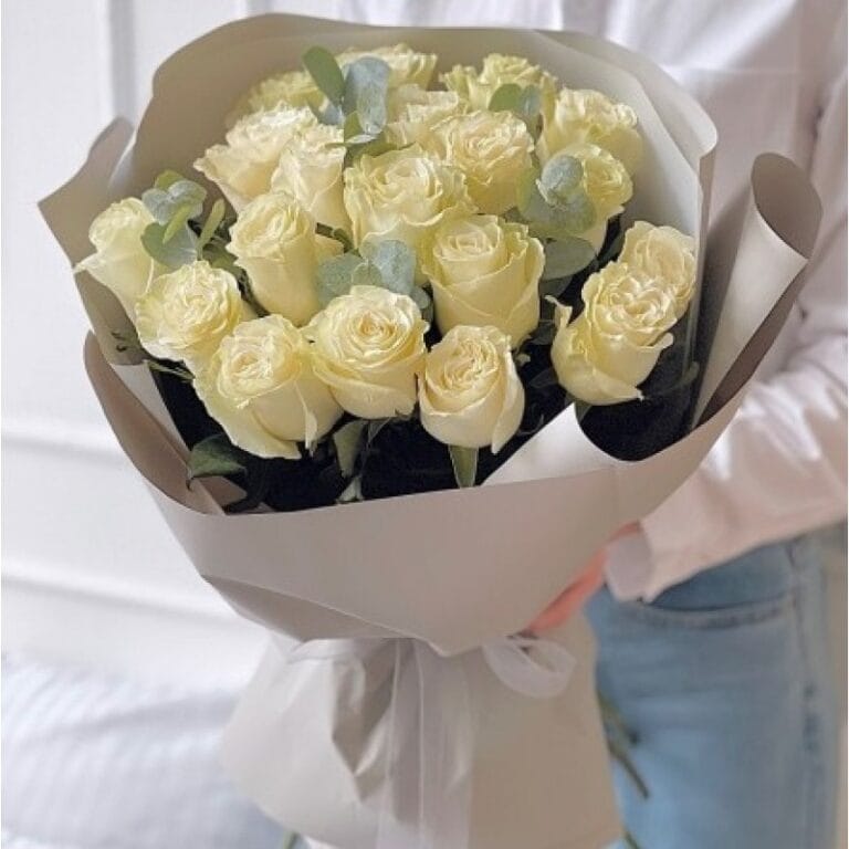 Букет из белых роз "Балерина"