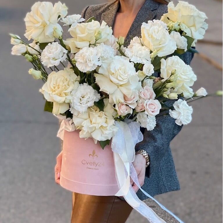 Букет из роз в шляпной коробке "Эльза"