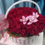 Корзина из роз и орхидей "Императрица"