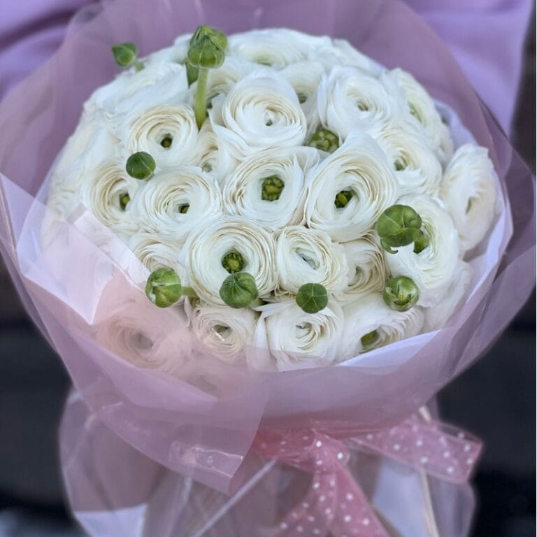 Букет из ранункулюсов "Женственный"