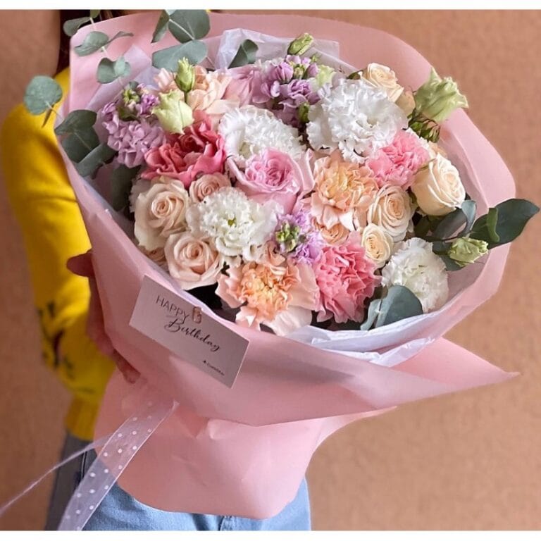 Сборный букет из эустом и гвоздики "Камилла"