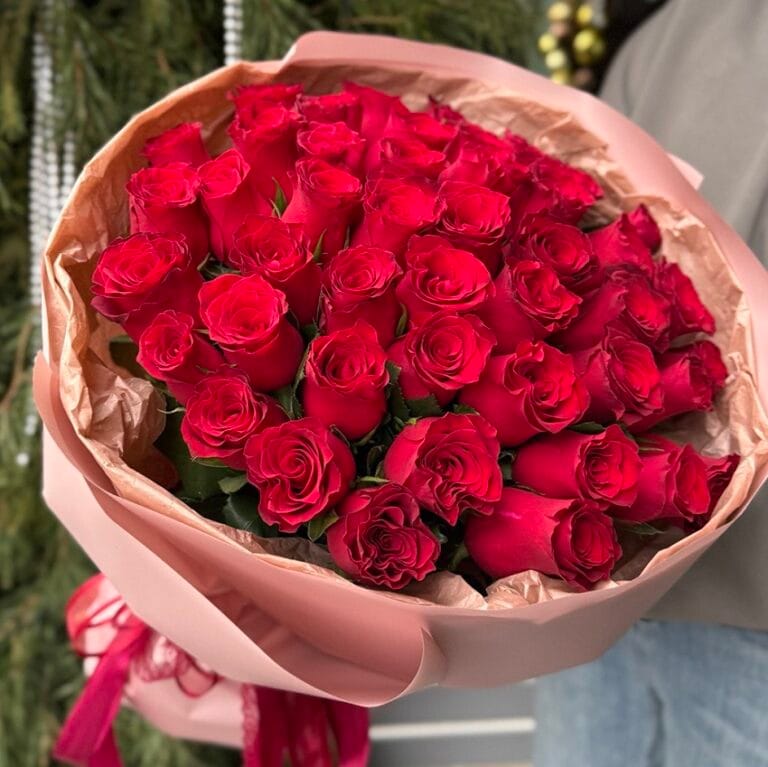 Букет из красных роз "Люблю сильнее с каждым днем"