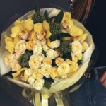 Сборный букет из орхидей и кустовой розы "Маргарита"