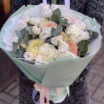 Букет из ранункулюсов