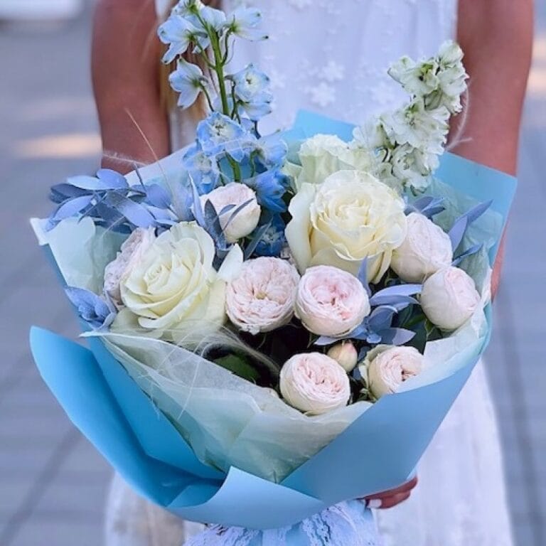 Букет из кустовых роз "Ненавязчивый"