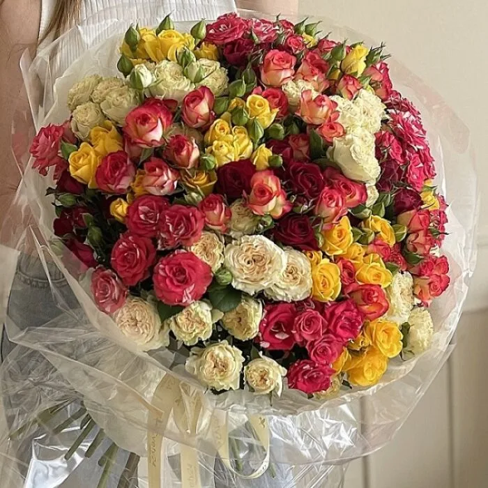 Букет из кустовой розы "Самоцветы"