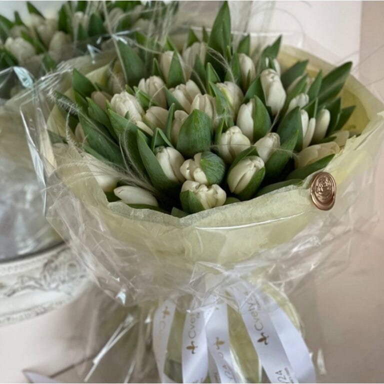 Букет из белых тюльпанов "Вдохновение"